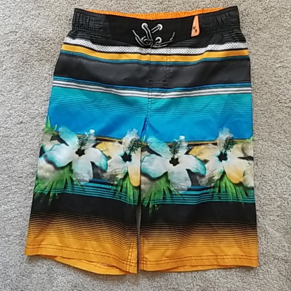 Boys swim shorts. M (10/12)